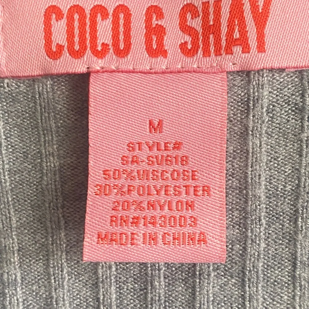 ⭐️CLEARANCE Coco & Shay Gray Ribbed Button Down Knit Cardigan Sweater. Medium.